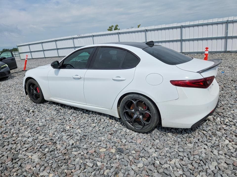 2017 ALFA ROMEO GIULIA TI 2