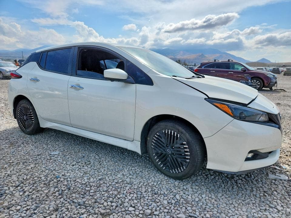 2023 NISSAN LEAF SV PLUS 4