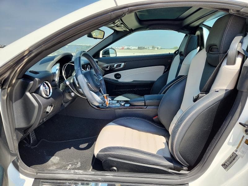 2019 MERCEDES-BENZ SLC 300 7