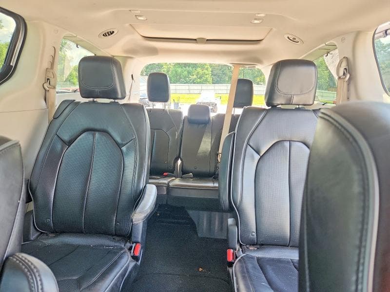2018 CHRYSLER PACIFICA LIMITED 10