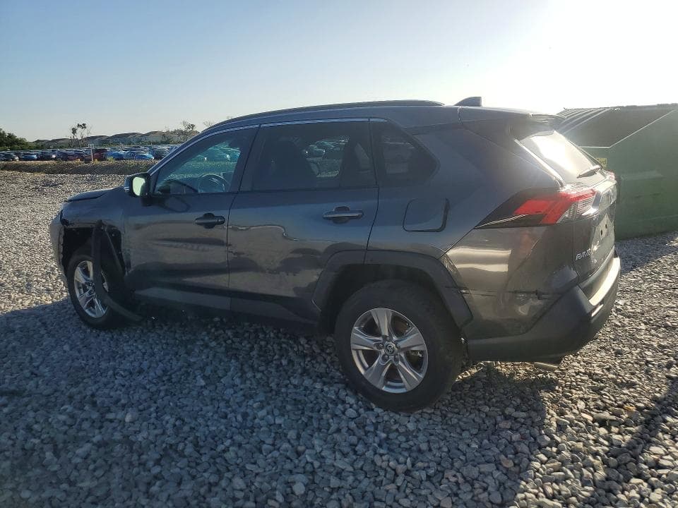 2023 TOYOTA RAV4 XLE 2