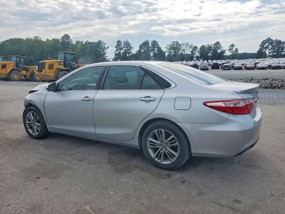2017 TOYOTA CAMRY SE 2