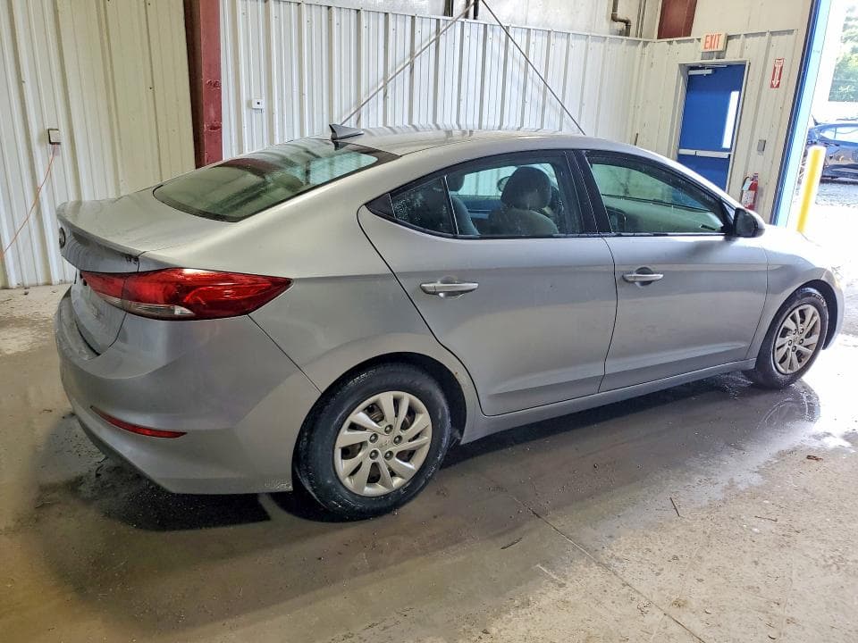 2017 HYUNDAI ELANTRA SE 3