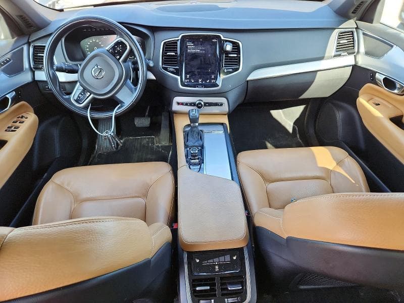 2017 VOLVO XC90 T6 8
