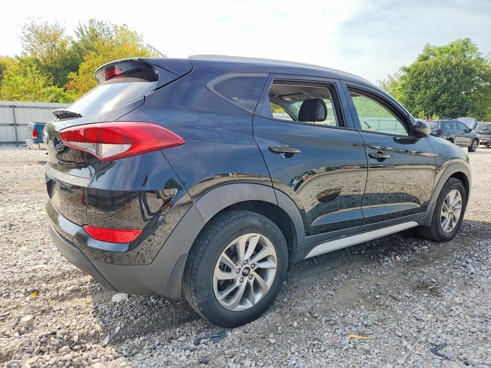 2017 HYUNDAI TUCSON SE 3