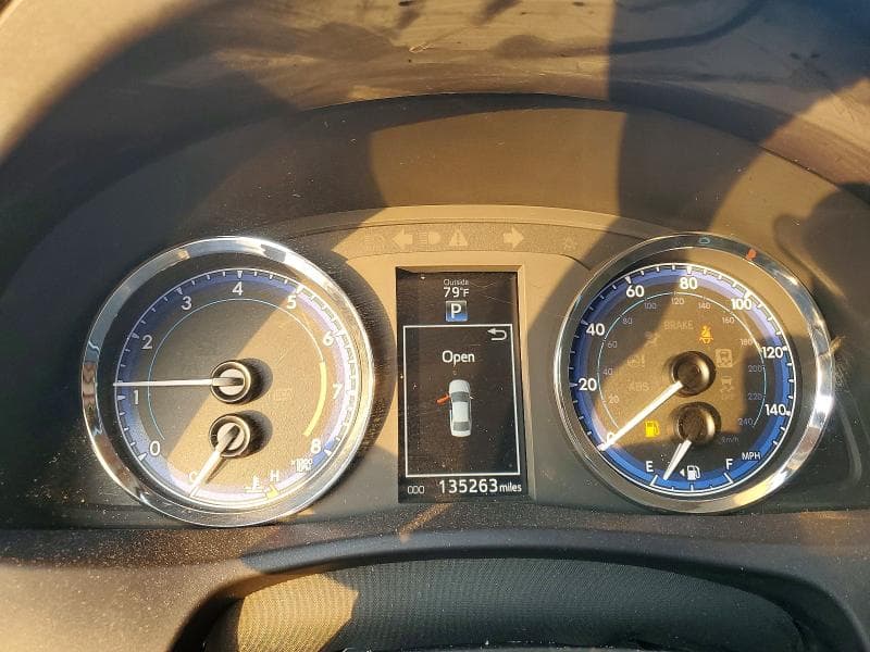 2017 TOYOTA COROLLA SE 9