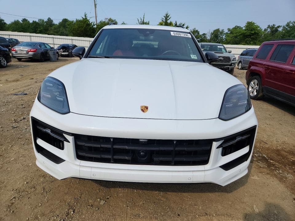 2024 PORSCHE CAYENNE 5