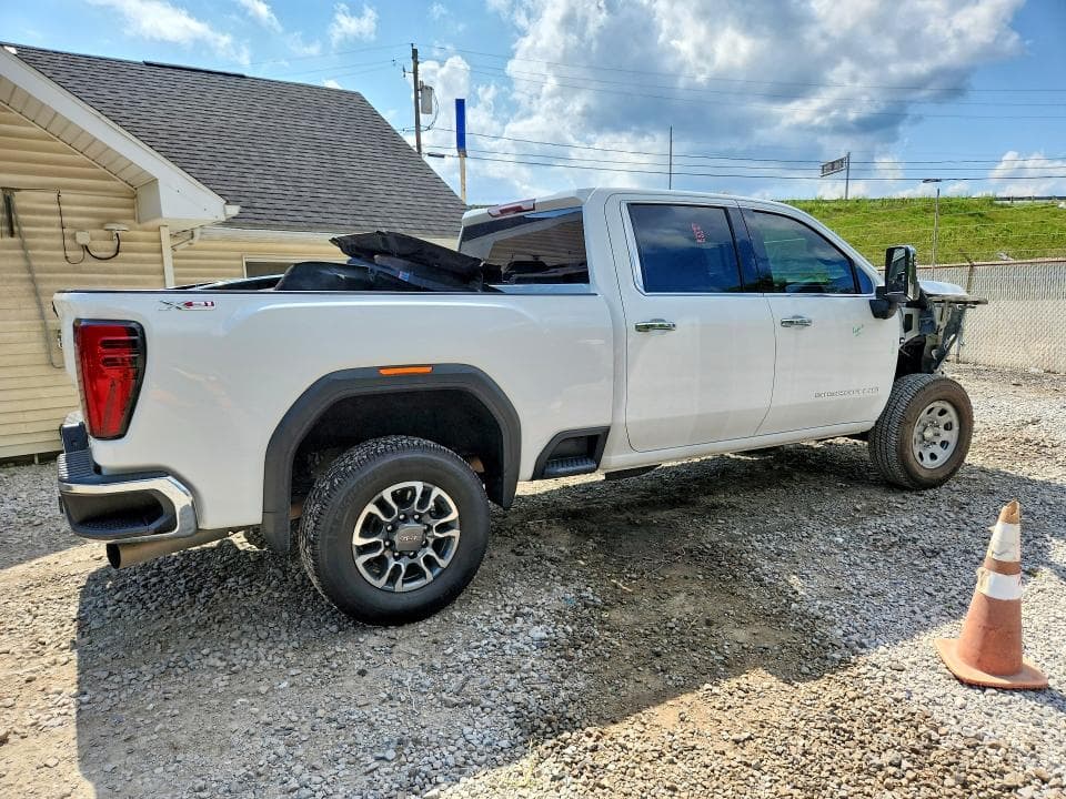 2024 GMC SIERRA K2500 SLT 3