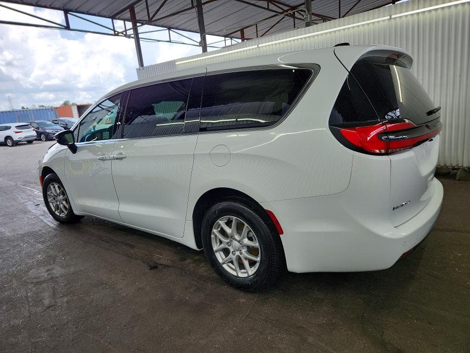 2027 CHRYSLER PACIFICA SELECT 2