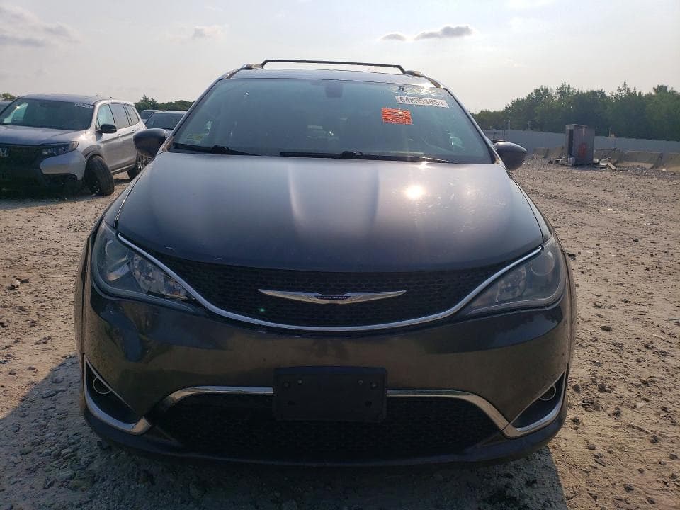 2019 CHRYSLER PACIFICA TOURING L 5