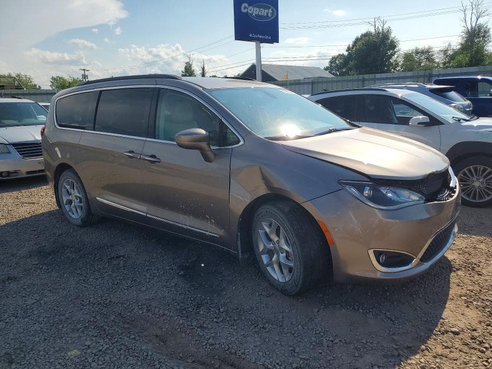 2017 CHRYSLER PACIFICA TOURING L 4