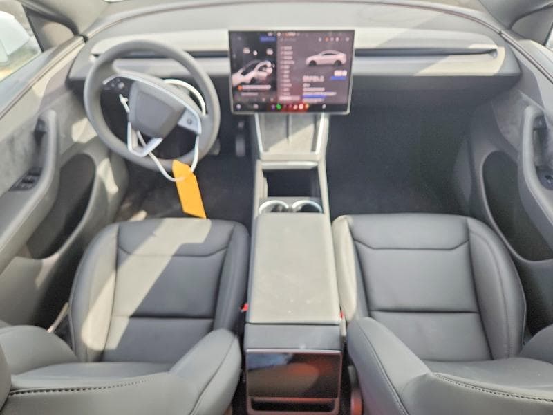 2026 TESLA MODEL Y 8