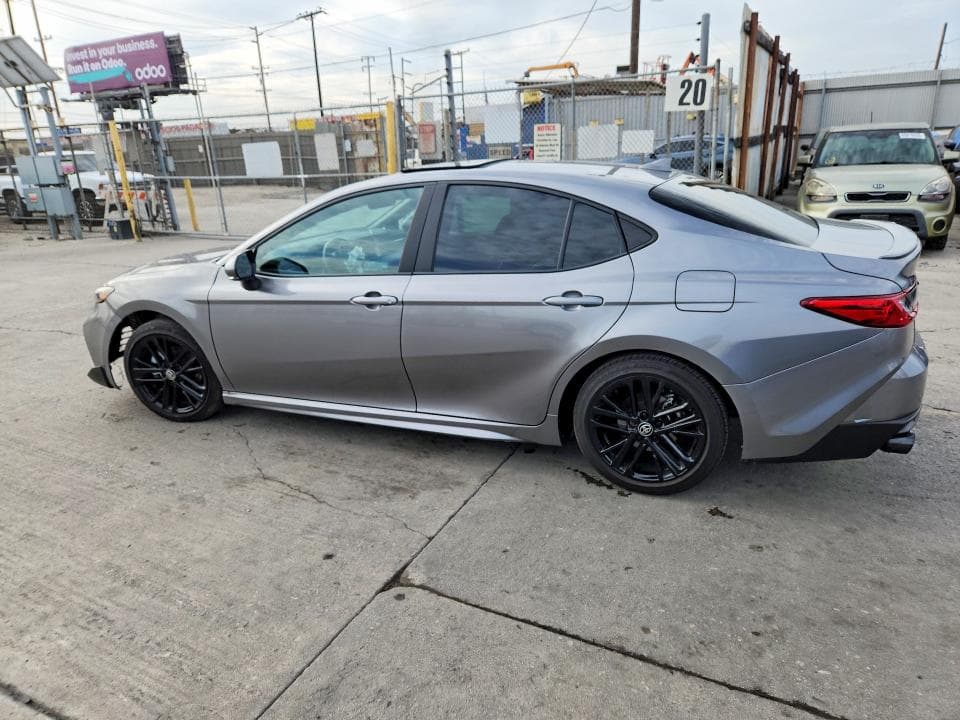 2025 TOYOTA CAMRY SE 2