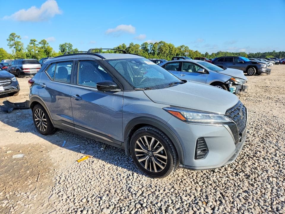 2021 NISSAN KICKS SR 4