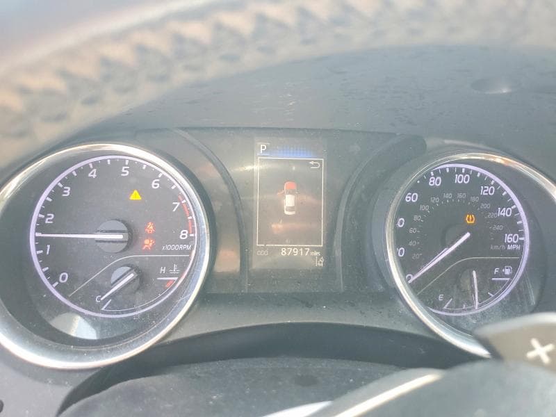 2019 TOYOTA CAMRY SE 9