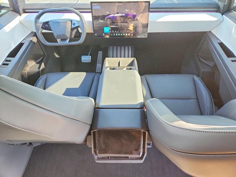 2024 TESLA CYBERTRUCK 8