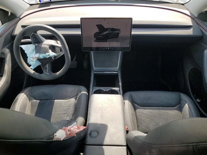 2026 TESLA MODEL Y 8