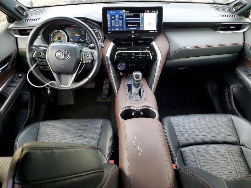 2021 TOYOTA VENZA LIMITED 8