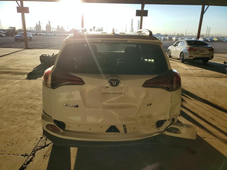 2018 TOYOTA RAV4 LE 6