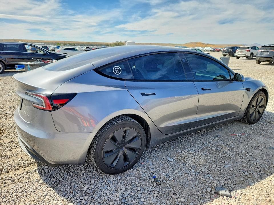 2025 TESLA MODEL 3 3