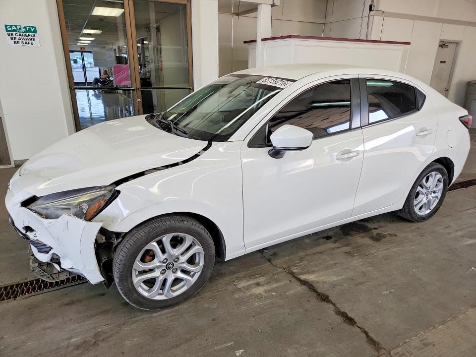 2017 TOYOTA YARIS - 1