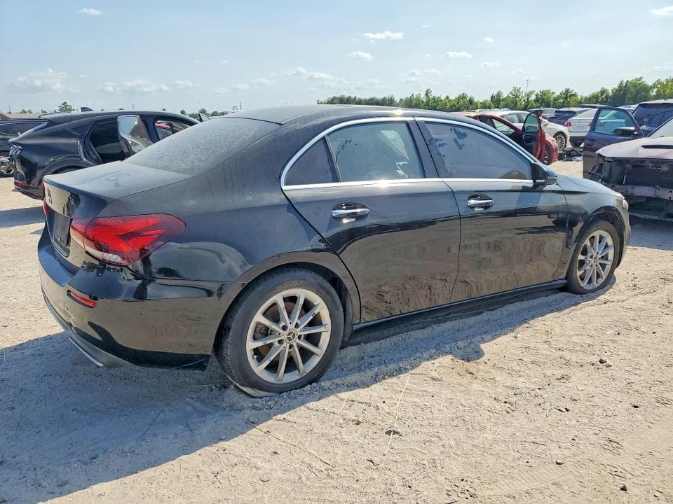 2019 MERCEDES-BENZ A 220 3