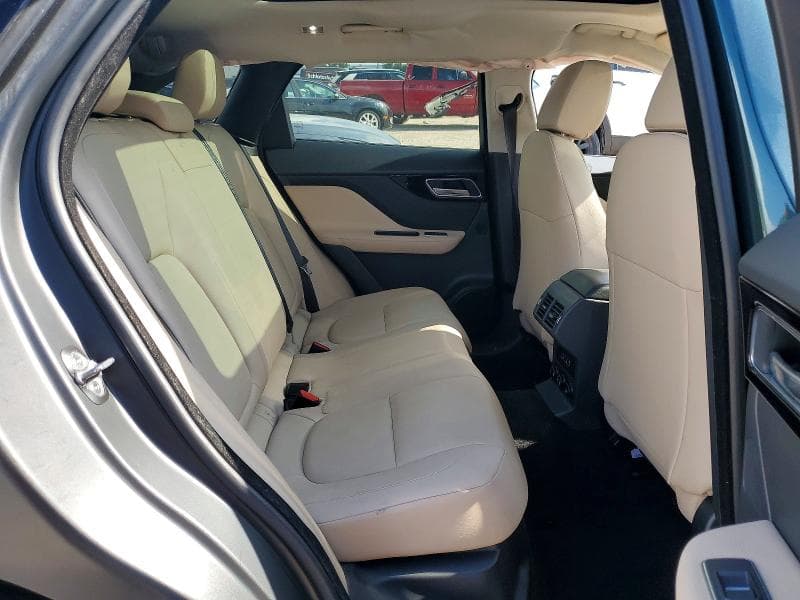 2017 JAGUAR F-PACE PREMIUM 11