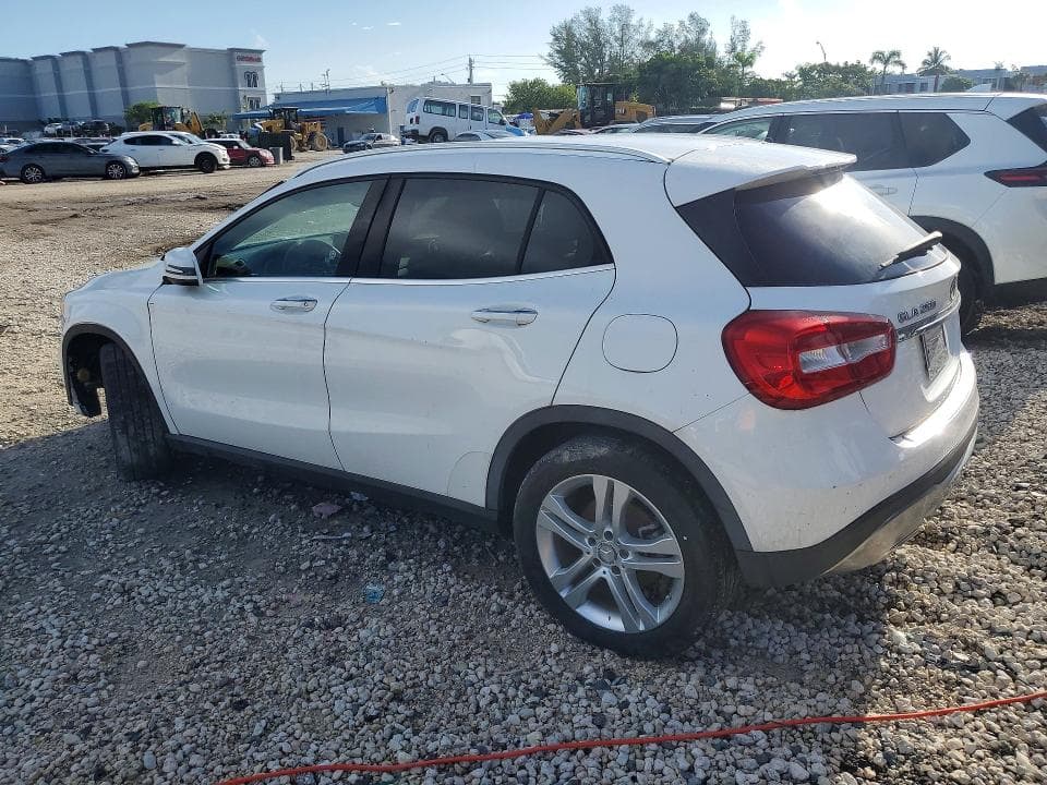 2020 MERCEDES-BENZ GLA 250 2