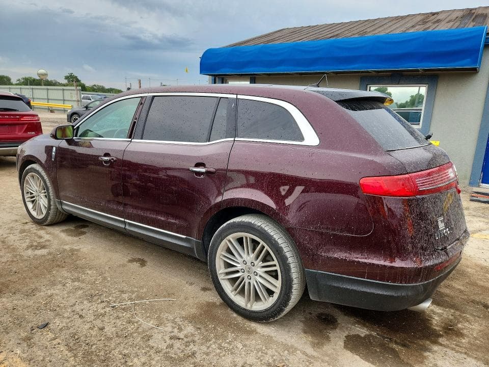 2018 LINCOLN MKT 2