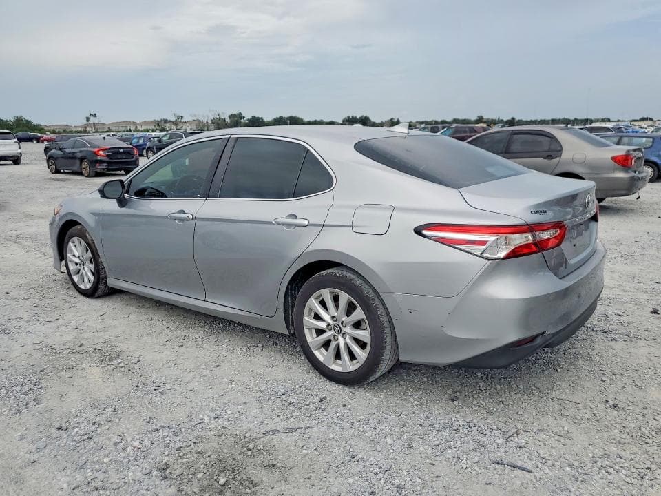 2019 TOYOTA CAMRY LE 2