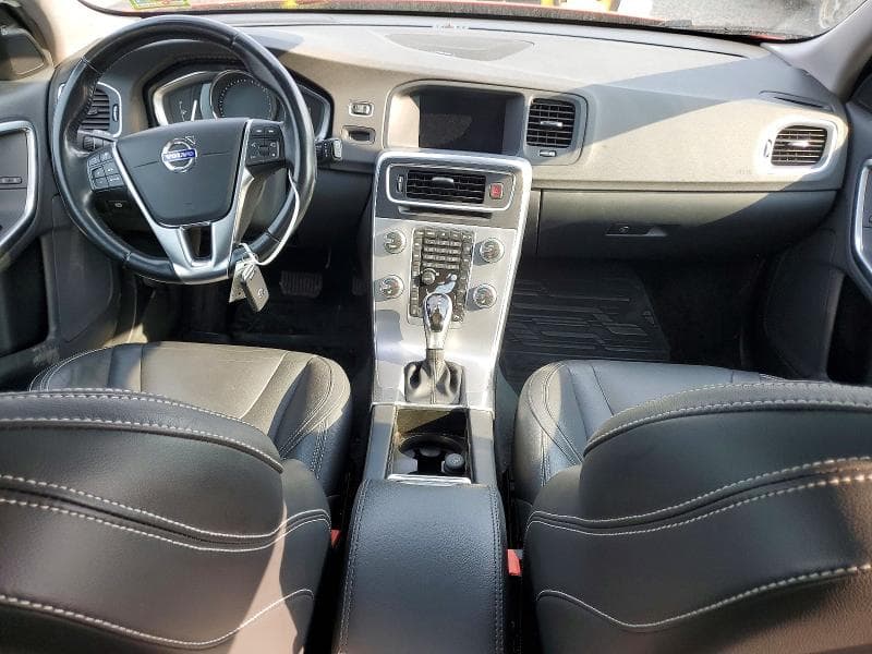 2018 VOLVO V60 T5 DYNAMIC 8