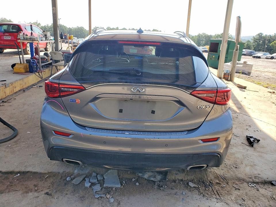 2017 INFINITI QX30 PREMIUM 6