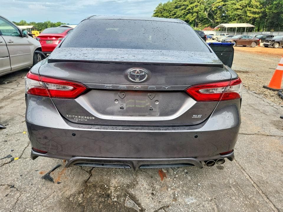 2018 TOYOTA CAMRY SE 6
