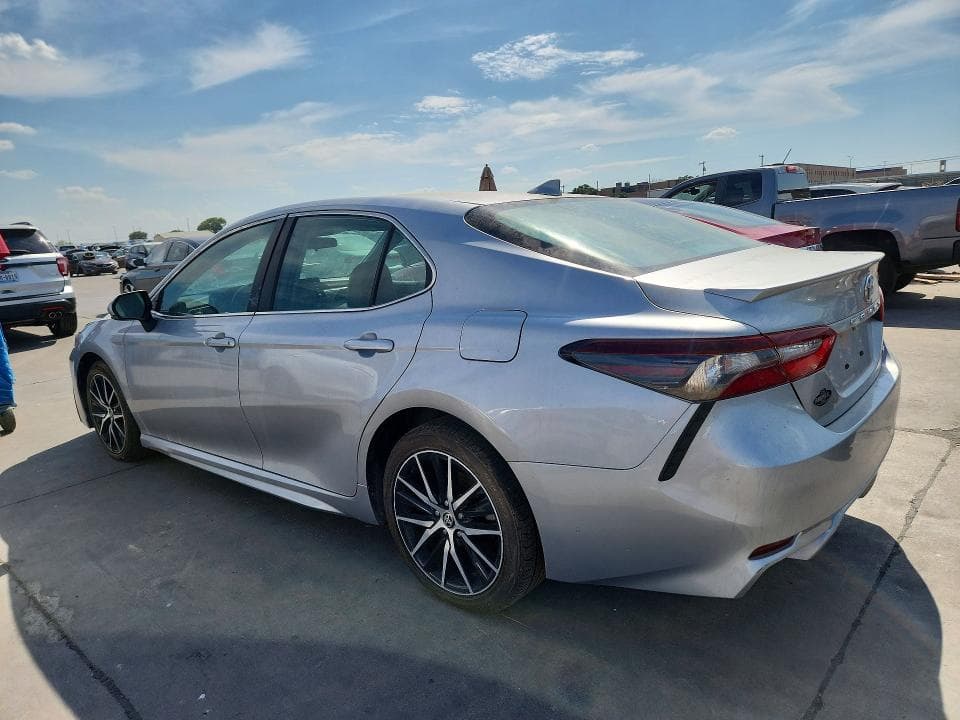 2022 TOYOTA CAMRY SE 2