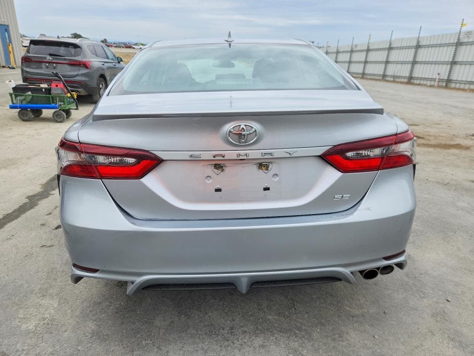 2022 TOYOTA CAMRY SE 6