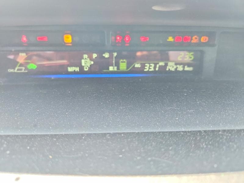 2017 TOYOTA PRIUS V TWO 9
