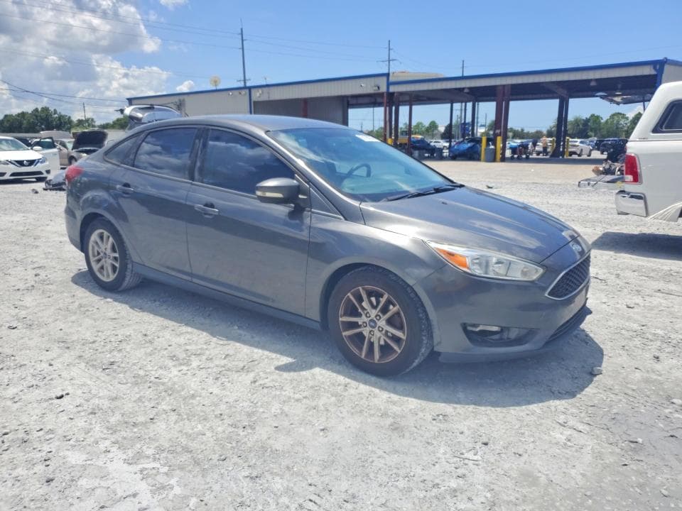 2017 FORD FOCUS SE 4