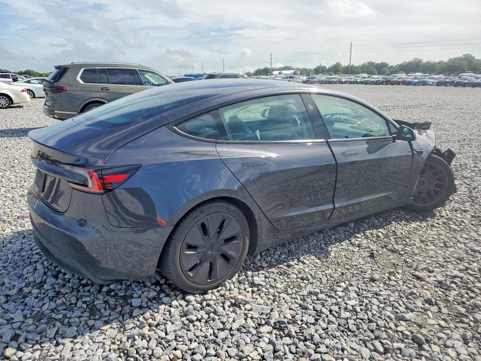 2025 TESLA MODEL 3 3
