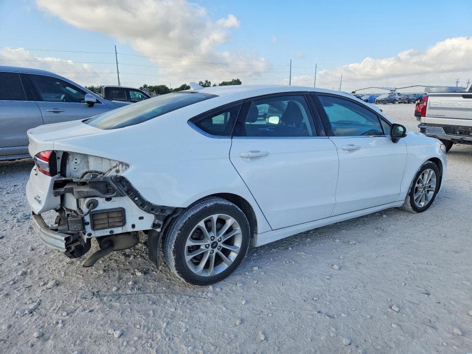 2019 FORD FUSION SE 3