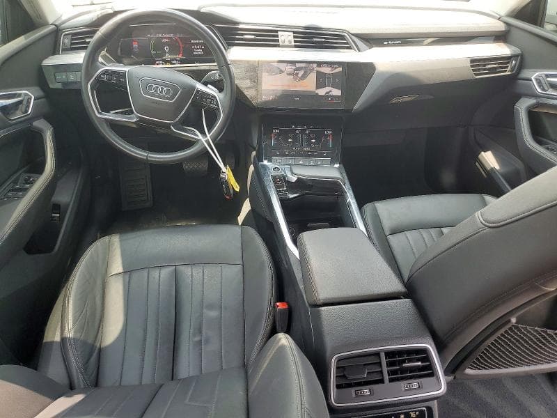 2022 AUDI E-TRON PREMIUM 8