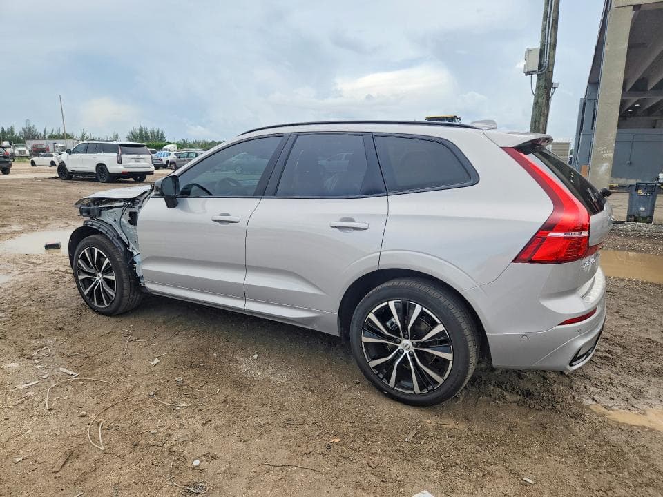 2025 VOLVO XC60 PLUS 2