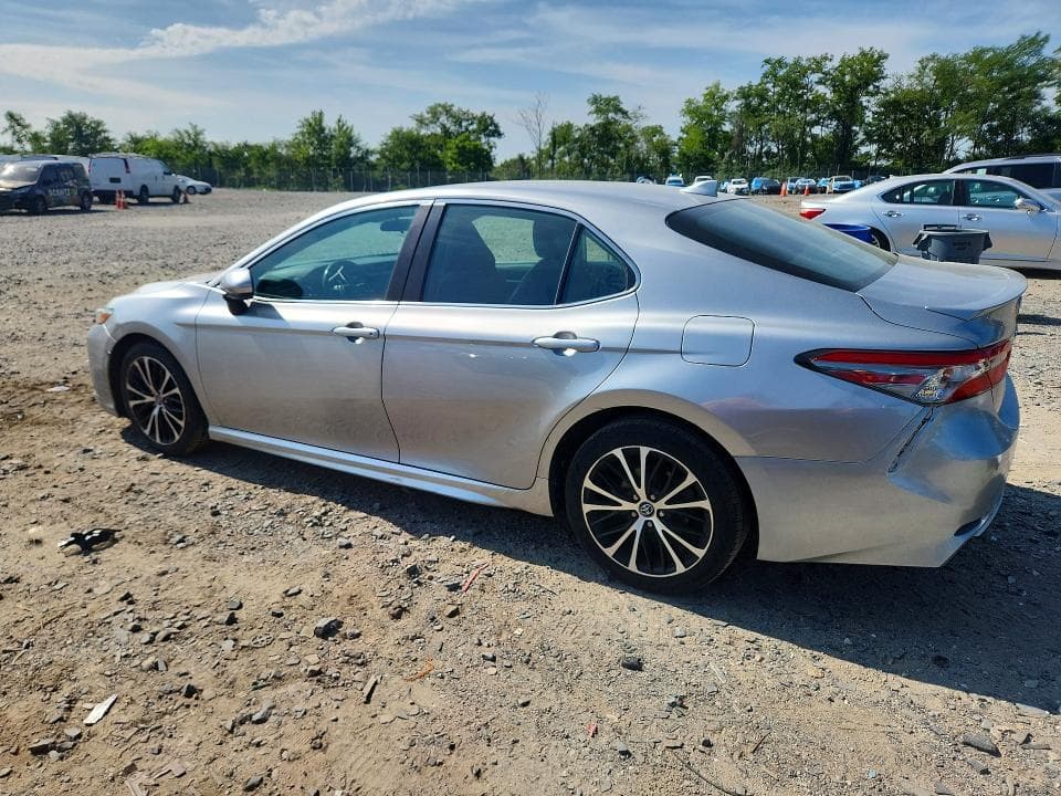 2019 TOYOTA CAMRY SE 2