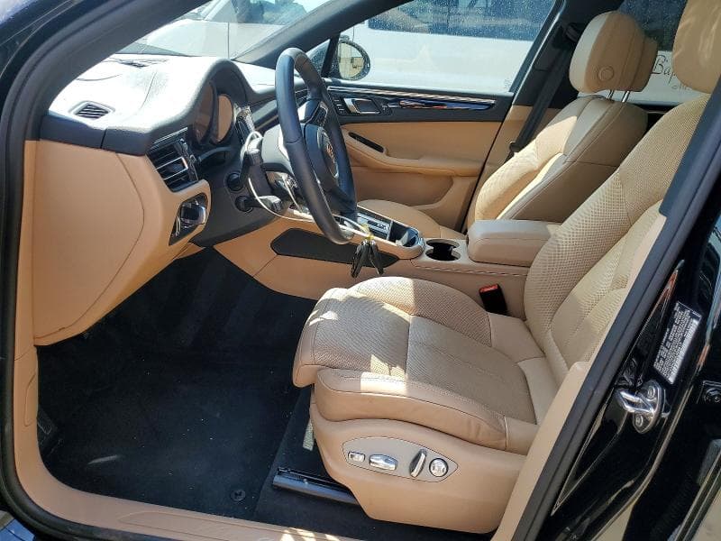 2025 PORSCHE MACAN BASE 7