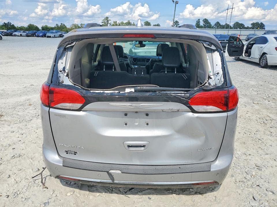 2017 CHRYSLER PACIFICA LIMITED 6