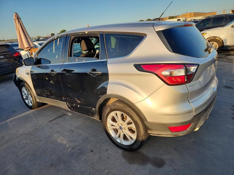 2017 FORD ESCAPE SE 2