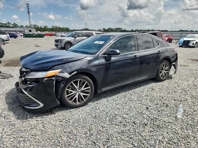 2022 TOYOTA CAMRY XLE - 1