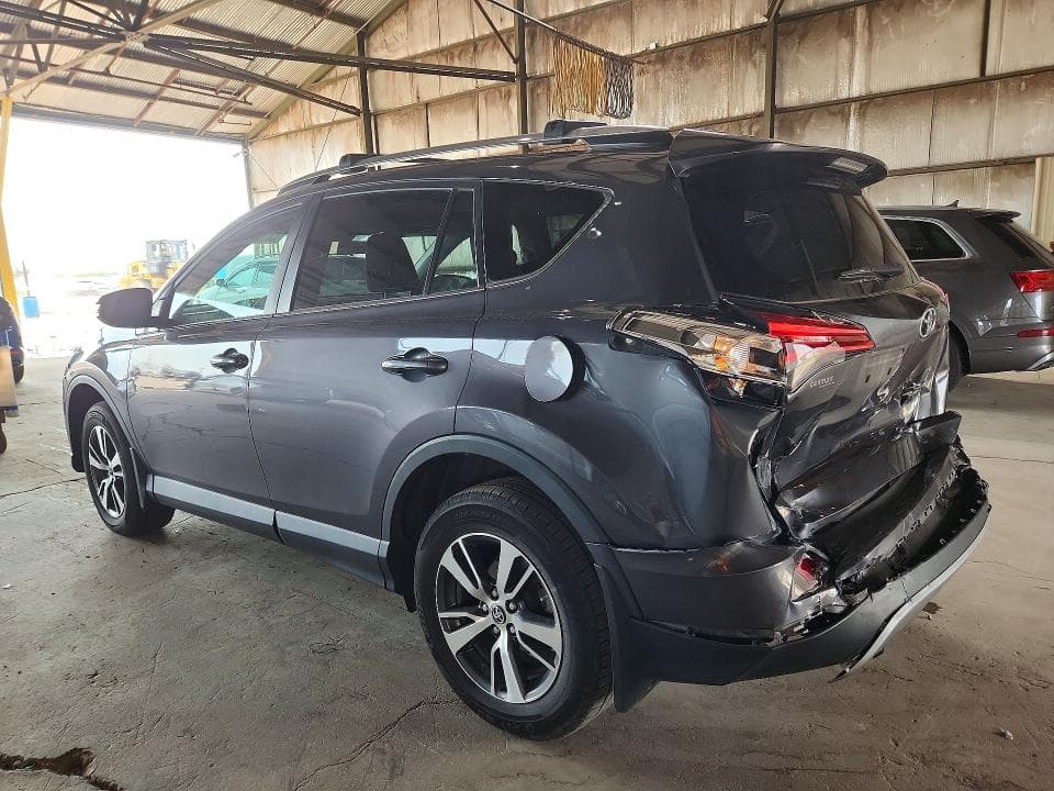2018 TOYOTA RAV4 XLE 2