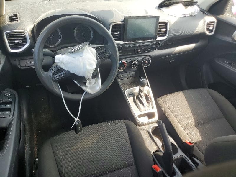 2022 HYUNDAI VENUE SE 8