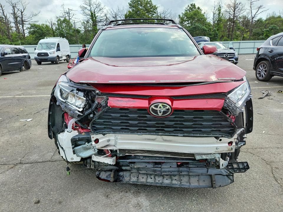 2020 TOYOTA RAV4 XLE 5