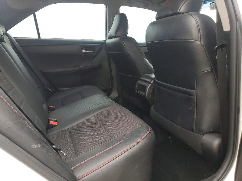 2017 TOYOTA CAMRY SE 10